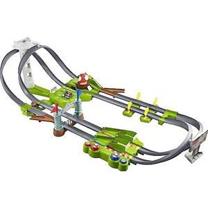 Hot Wheels HFY15 - Mario Kart Mario Circuit Trackset Deluxe incl. 2 speelgoedauto's, speelgoed vanaf 5 jaar