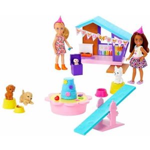 Barbie Chelsea Doggy Party Twee poppen met huisdieren en speelset met accessoires, speelgoed + 3 jaar (Mattel HJY88)