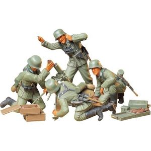 Tamiya - 35193 - Duitse vijzel en serveerwagen