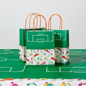 Talking Tables Voetbalfeesttassen met handgrepen voor kinderen jongens meisjes | Pack van 8 recyclebaar en wegwerp voor cadeau, goodies, traktaties, gunsten, FIFA World Cup, voetbal