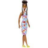 Barbie Fashionistas Pop 210 met bruin haar in een knot, in een kleurrijke, gebreide halterjurk, met zonnebril en op sandalen HJT07