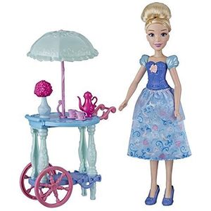 Disney Princess Assepoester met thee tafel, pop met accesoires
