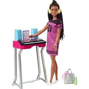 Barbie: Grootse Dromen in de Grote Stad Barbie 'Brooklyn' Roberts Pop (circa 29 cm, brunette met vlechten) en Muziekstudio Speelset met keyboard en accessoires, cadeau voor kinderen van 3 tot 7 jaar