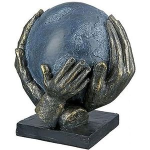 GILDE Decoratieve sculptuur figuur Save The World - wereldbol in handen - hoogte 19 cm