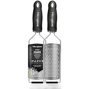 Microplane Keukenrasp grof voor kaas, wortel, gember, kokos, noten en mierikswortel uit de Gourmet Serie in zwart/roestvrij staal