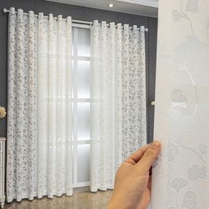 BYSURE Set van 2 gordijnen, jacquard gordijnen, semi-transparant met ginkgobladpatroon, romantisch deco-gordijn met ogen voor slaapkamer en woonkamer, 140 x 260 cm, wit