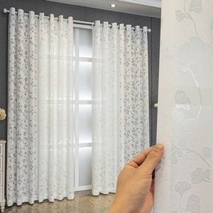 BYSURE Set van 2 gordijnen, jacquard gordijnen, semi-transparant met ginkgobladpatroon, romantisch deco-gordijn met ogen voor slaapkamer en woonkamer, 140 x 175 cm, wit
