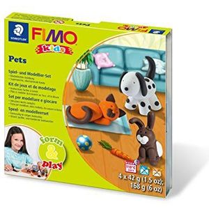 Staedtler 8034 02 LY Fimo kids form&play set Pet (superzachte ovenhardende knede, eenvoudige handleiding, hersluitbare box, set met 4 Fimoblokken, 1 modelleerstaaf en 1 speelachtergrond)