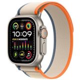 Apple Watch Ultra 2 (GPS + Cellular 49 mm) Smartwatch - Robuuste kast van titanium - Oranje/beige Trail‑bandje S/M. Conditie bijhouden, nauwkeurige gps, extra lange batterijduur, CO₂-neutraal