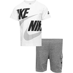 Nike - Tweedelige set: T-shirt en broek, T-shirt met logo, shorts met cargozakken, normale pasvorm, wit/grijs/zwart 5-6 jaar