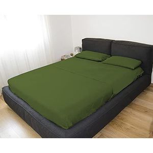 Beddengoedset voor tweepersoonsbed, kleur: bosgroen, strijkvrij, satijnlook, 100% polyester microvezel, bestaande uit 2 lakens en 2 kussenslopen, gemaakt in Italië.