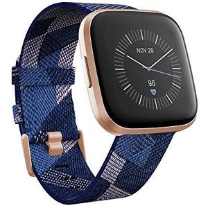 Fitbit Versa 2, Special Edition, gezondheids- en fitnesssmartwatch met Alexa-spraakbediening, slaapindex en muziekfunctie, inclusief extra band in nachtblauw, marineblauw/roze