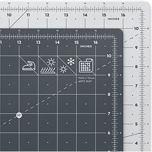 Arteza Slipvaste snijmat van 12 x 18 inch met raster, Onderlegger om stof, papier, vinyl en plastic te snijden, Milieuvriendelijk, duurzaam en buigzaam, Perfect voor quilten, naaien, scrapbooks maken