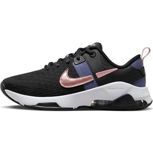 NIKE W Zoom Bella 6 PRM, lage vrouw, meerkleurig (Black Mtlc Red Bronze Dised Blue), 44.5 EU