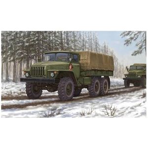 Trumpeter 01012 Modelbouwset Russisch URAL-4320 Truck