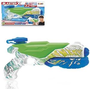 Kinderen Met Speelgoed Met Waterpistool in De Tuin. Buitenplezier Stock Kinderen Met Speelgoed Met Waterpistool in De Tuin. Buitenplezier Stock