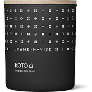 Skandinavisk KOTO Geurkaars 'Home'. Geurtonen: vanillebonen en gedroogde sinaasappelschil, amber en leer. 200 g.