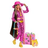 Reislustige Barbie pop met safari-outfit, Barbie Extra Fly, roze outfit met dierenprint en roze koffer HPT48