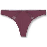 String met kantgarnering