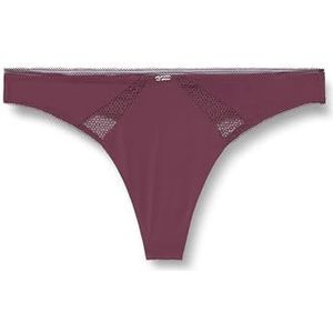 String met kantgarnering