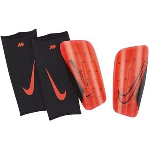 Nike Merc Lite Scheenbeschermer Licht Crimson/Zwart/Zwart L