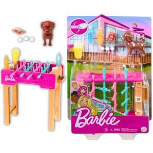 Barbie Minispeelset met huisdier, accessoires en werkende tafelvoetbaltafel, spelletjesavondthema, cadeau voor kinderen tussen 3 en 7 jaar, GRG77