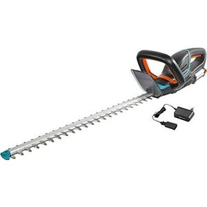 GARDENA set accuheggenschaar ComfortCut Li-18/60: heggensnoeier met ergonomische handgreep en stootbescherming, meslengte 60 cm, met precisiemes, incl. li-ion-accu en oplader (9838-20).