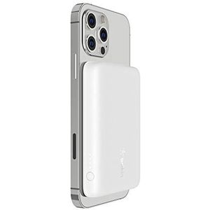Belkin Magnetische draadloze 2500mAh-powerbank (compatibel met MagSafe voor iPhone 13-serie, compacte USB-C-snellader met een lage capaciteit van 2500 mAh, USB-C/USB-C-kabel meegeleverd) – Wit