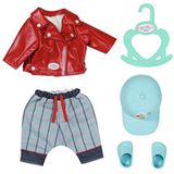 Zapf Creation 832356 Little Cool Kids Outfit - Bevat jas, broek, muts en meer - Gemakkelijk voor kleine handen - Promoot emphatie en sociale vaardigheden - 2+ jaar, Voor 36 cm poppen, Meerkleurig