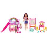 Barbie Skipper Eerste Baantjes Dagopvang Speelset met 3 poppen, meubels en meer dan 15 accessoires, waaronder stapelbed en van kleur veranderende schildersezel HND18