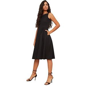 Trendyol Vrouwen Standaard mouw Ronde hals A-lijn Zwarte midi-geplooide geweven jurk met taille TWOSS20EL0980