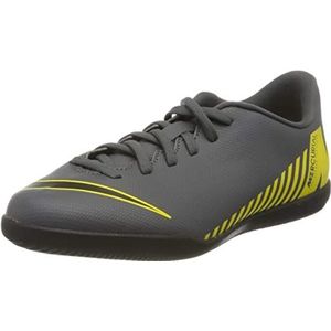 Nike Unisex Vaporx 12 Club Gs Ic voetbalschoenen, Grijs Dark Grey Black Opti Yellow 070, 37 EU