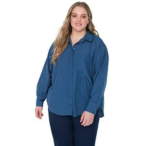 TRENDYOL Dames grote maten regular fit basic hemdblousekraag geweven stof plus-size shirt, blauw, 48