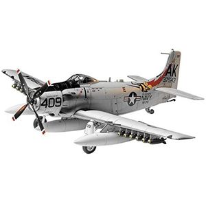 TAMIYA 300061058-1:48 WWII USN Douglas A1-H Skyraider, medium