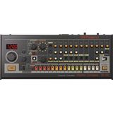 Ultracompacte reproductie van de legendarische TR-808 drummachine