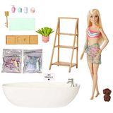 Barbie Pop en Ligbad Speelset, met puppy, kinderspeelgoed, blond, kleurrijke confettizeep en accessoires, thema verzorging en welzijn, HKT92