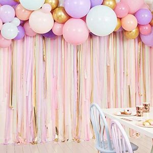 Ginger Ray Party achtergrond met luchtslangen en ballon, pastelkleuren