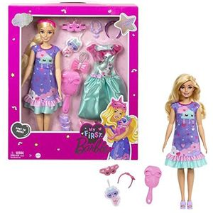 Barbie Pop voor peuters en kleuters, Mijn Eerste Barbie 'Malibu' luxe pop, blond, met accessoires, zacht beweegbaar lichaam, thema slaapfeestje en bedtijd, HMM66