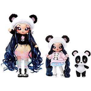 Na Na Na Surprise Family zacht poppenset van 3 met 2 fashionpoppen en 1 huisdier - Speelgoed voor kids - Panda family met lang haar poppen, 12 accessoires en outfits en een schattige pluche panda.