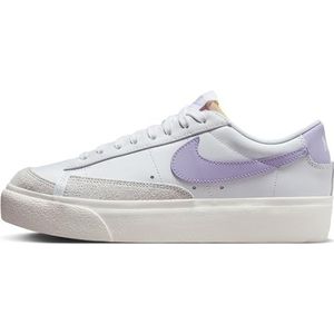 Nike Dames Blazer Low Platform Sneaker, White/Lilac Bloom-Sail, 40 EU, White Lilac Bloom Sail, 40 EU