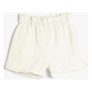 Koton Girls's Cutwork Detail Elastische Tailleband Lined Katoenen Shorts, wit (000), 6-7 Jaar