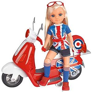 Nancy - Een dag motorfiets in Londen, pop bevat rode scooter met beweegbare wielen en ruimte voor kleine accessoires, helm, bril en stickers om te personaliseren, beroemd (700013860)