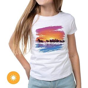 Del Sol Jeugd Meisjes Crew Tee - Wild Horses, Wit T-Shirt - Veranderingen van paars naar levendige kleuren in de zon - 100% gekamd, ringgesponnen katoen, korte mouw - Maat YS