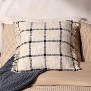 Yard Beni Check Katoen Gevuld Kussen Met Franjes