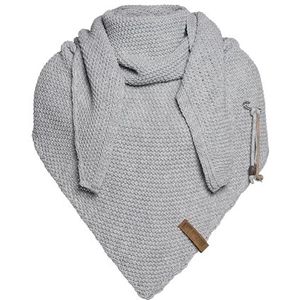 Knit Factory - Coco Gebreide Omslagdoek - Driehoek Sjaal Dames - Dames sjaal - Wintersjaal - Stola - Wollen sjaal - Grijze sjaal - Licht Grijs - 190x85 cm - Inclusief sierspeld