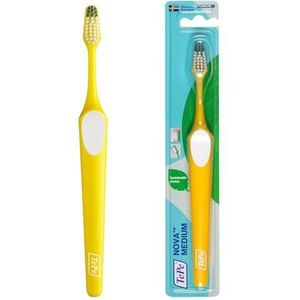 TePe Nova Tandenborstel, Medium, Blauwe punt, 1 stuk, langere punt voor betere toegang tot achterste kiezen, tandenborstel medium voor gemakkelijke en efficiënte plakverwijdering