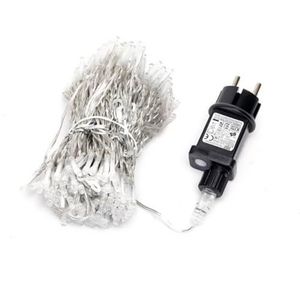 VoltShine Witte stekkerdoos met 4 geaarde stopcontacten zonder schakelaar, ideaal om je apparaten georganiseerd en veilig te houden. Met een 3 m H05VV-F 3G1,5 mm² kabel biedt hij comfort en