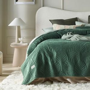 ROOM99 - Feel - Gewatteerde Sprei - Donkergroen - 240 x 260 cm