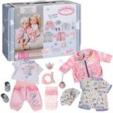 Baby Annabell Eerste Aankomst Set 707425 - Past op 43cm Baby Annabell poppen - Inclusief Kleding en Accessoires - Pop Niet Inbegrepen - Geschikt voor Kinderen Vanaf 3+ Jaar