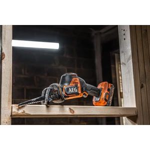 AEG - SubCompact 18V PRO18V borstelloze reciprozaag (zonder accu) - Bladslag 23 mm - 3200 cps/min - Fixtec Easy Blad wisselen, LED-verlichting, SoftGrip coating - BUS 18SBL